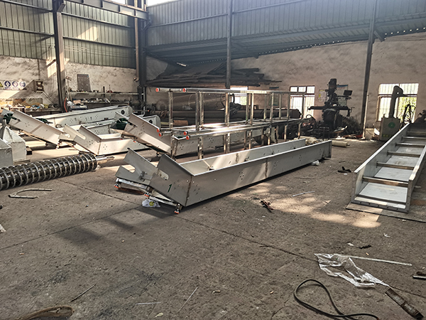 Ƥ��ݔ�͙C��